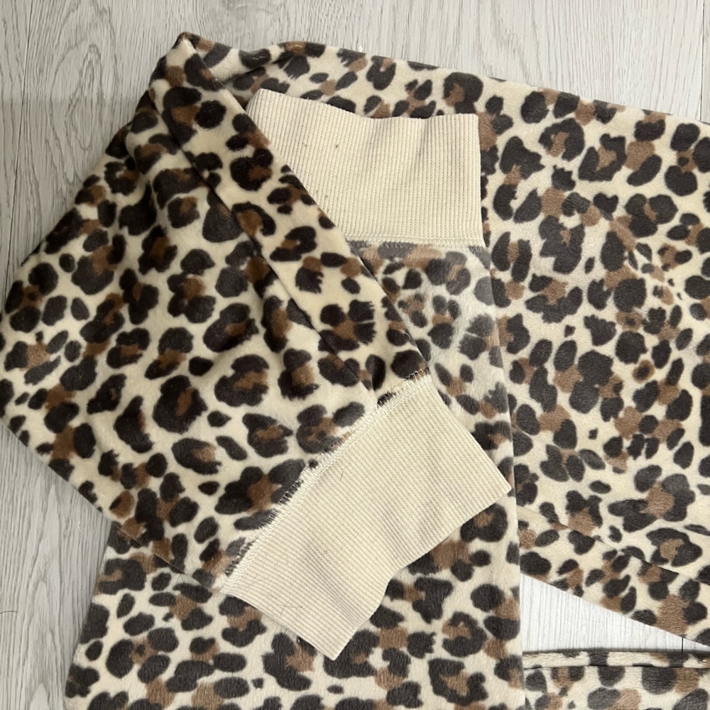 Honeydew Matching Cheetah Sweatsuit. Both Size Sm… - image 7
